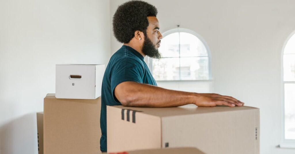 نقل اثاث الشارقة عجمان: دليل شامل للانتقال السهل مع شركة "على راحتك"